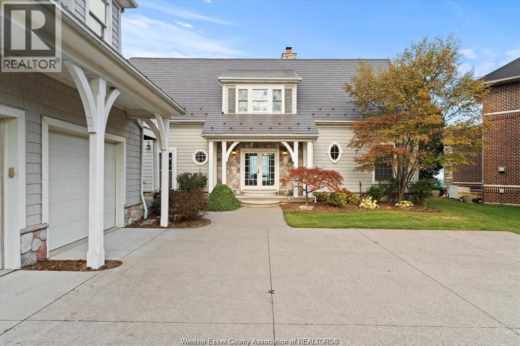 1094 Lilydale, Lakeshore — photograph 2