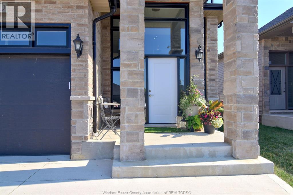 9 Woodland, Kingsville — photograph 3