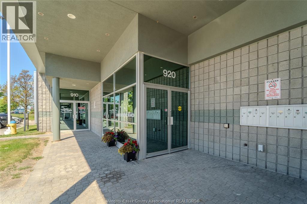 4510 Rhodes Drive, Windsor — photograph 3