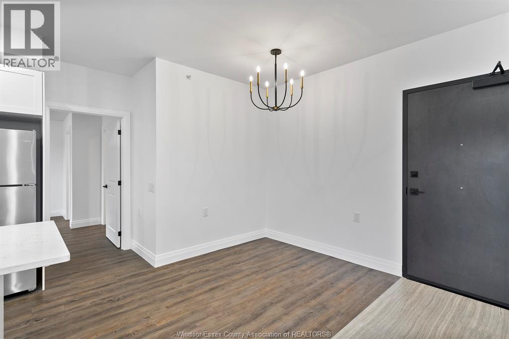 3817 Howard #221, Windsor — photograph 2