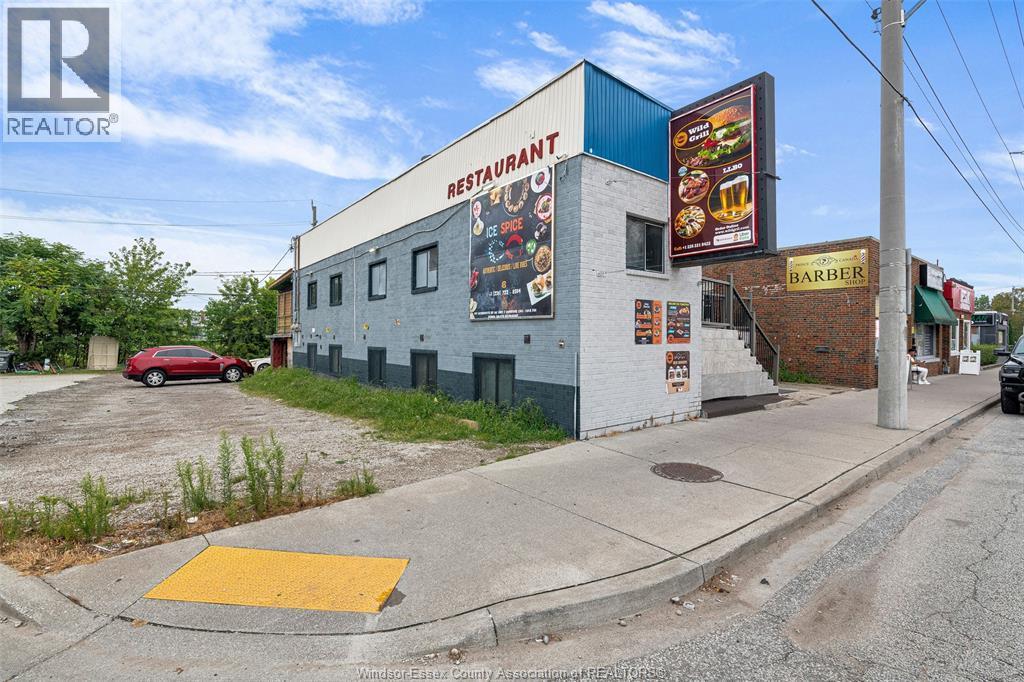 1011 Wyandotte, Windsor — primary photograph