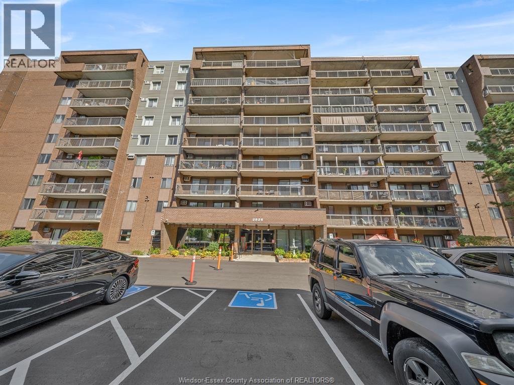3936 Wyandotte Street #206, Windsor — photograph 2