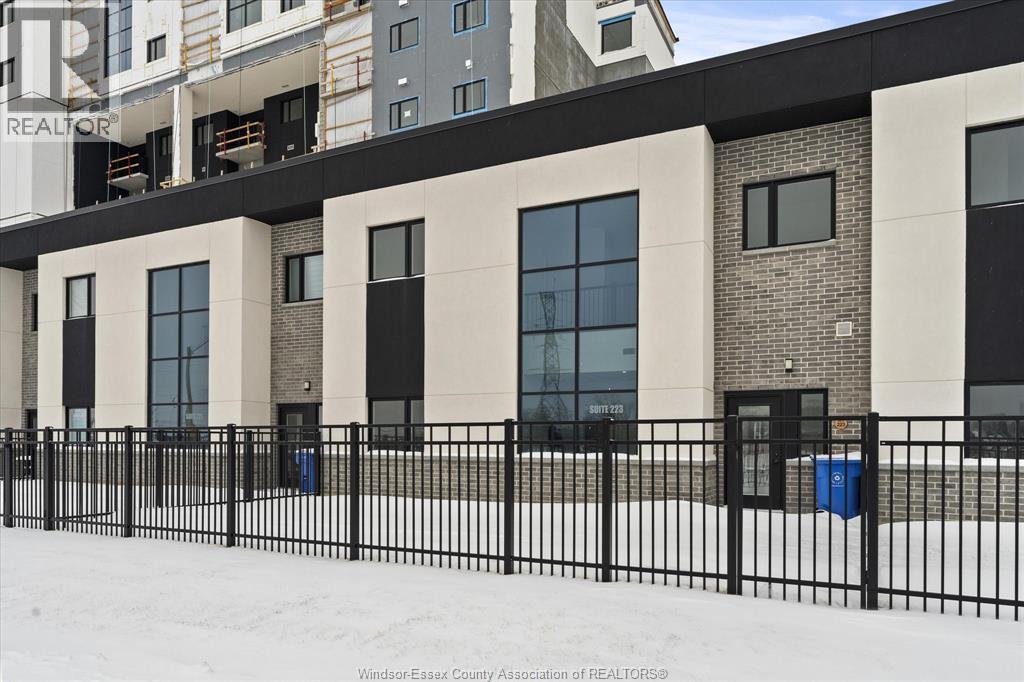 4300 Laurier Parkway #223, LaSalle — photograph 2