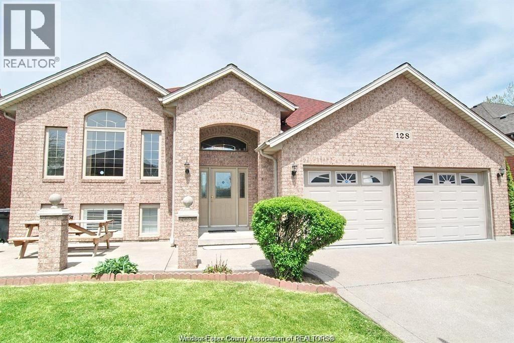 Single Family — 128 Marina Grove, Lakeshore, Ontario
