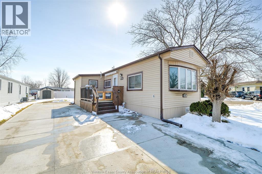 Single Family — 29 Parkside, McGregor, Ontario