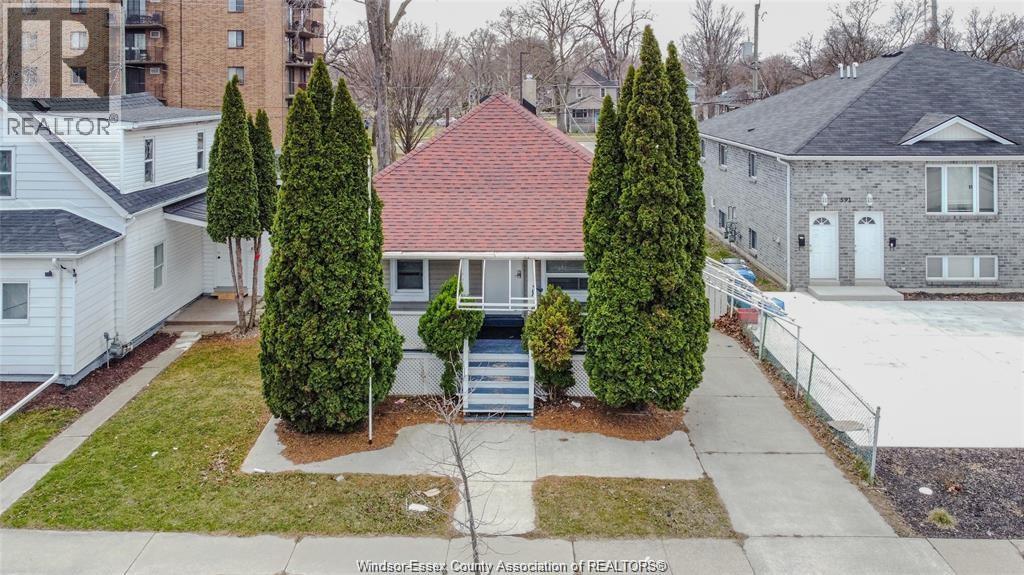 609 St. Joseph #Room 3, Windsor — primary photograph