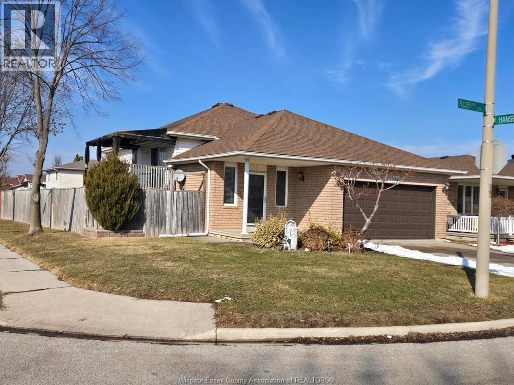 1504 Fuller Crescent, Windsor — photograph 2
