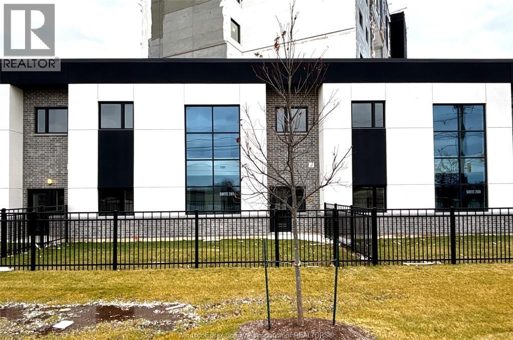 Single Family — 4400 Laurier Parkway, LaSalle, Ontario