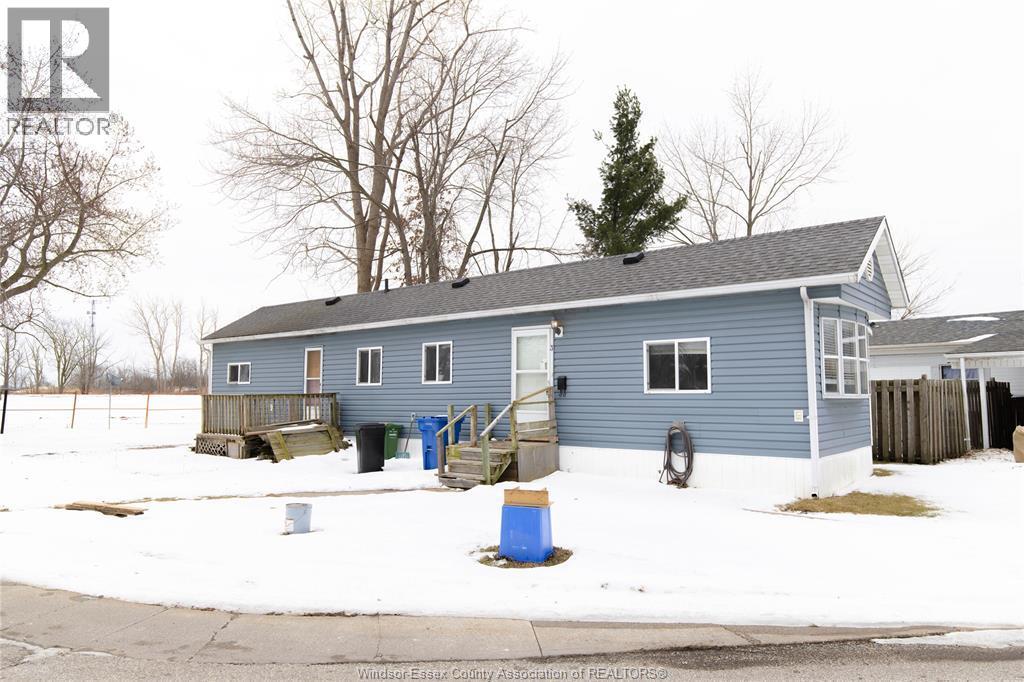 Single Family — 3 Oak Court, McGregor, Ontario