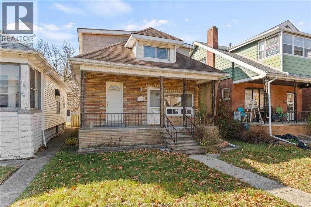 1143 Lincoln Road, Windsor — photograph 2