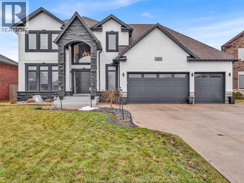 Single Family — 425 Pinehurst, Lakeshore, Ontario