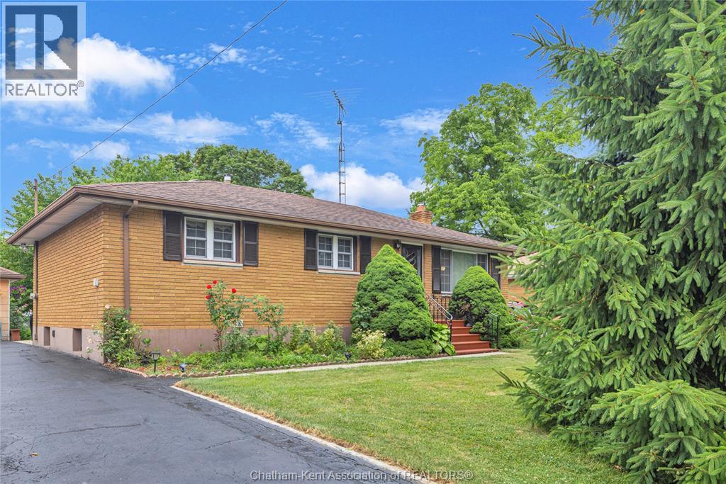 Single Family — 20 Romney Road, Chatham, Ontario