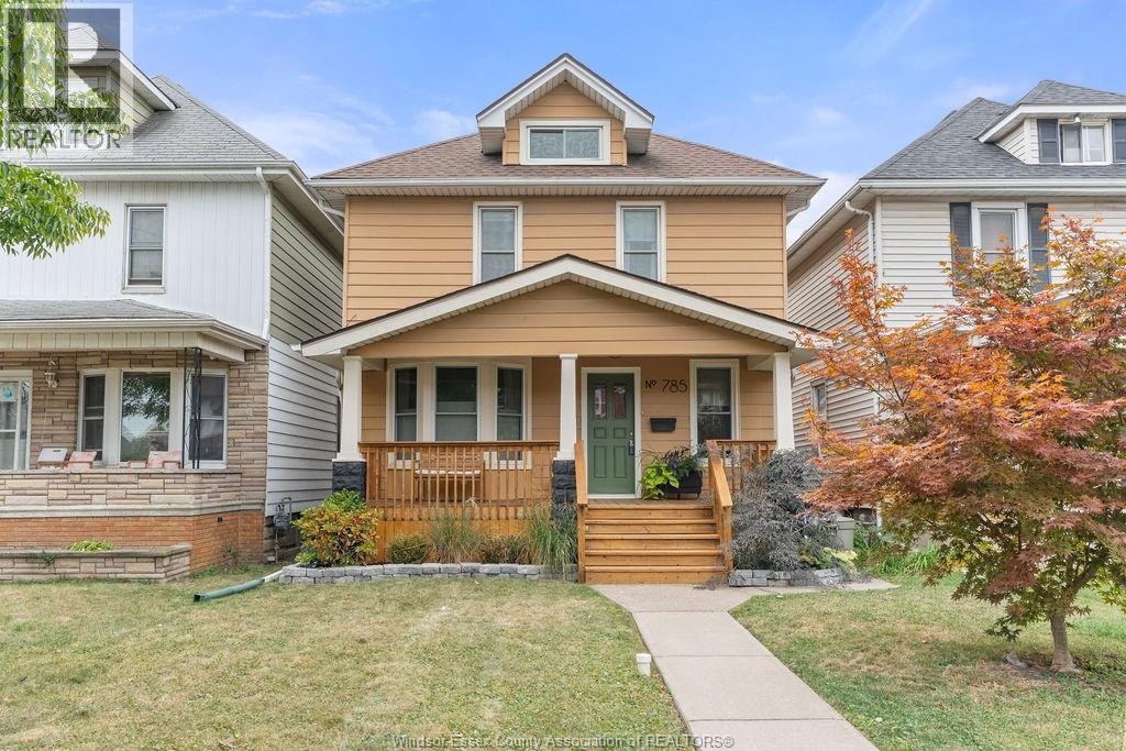 785 Moy Avenue, Windsor — primary photograph
