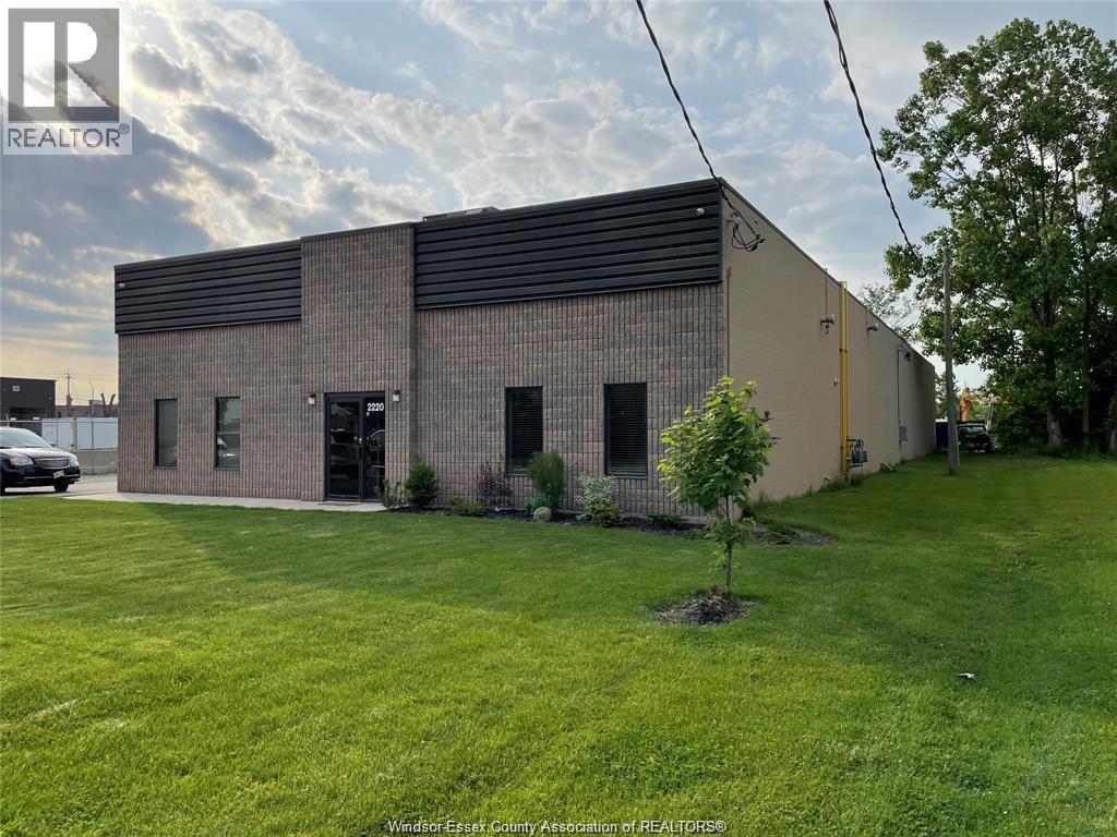 2220 Olympia Drive #4 & 5, Oldcastle — photograph 2