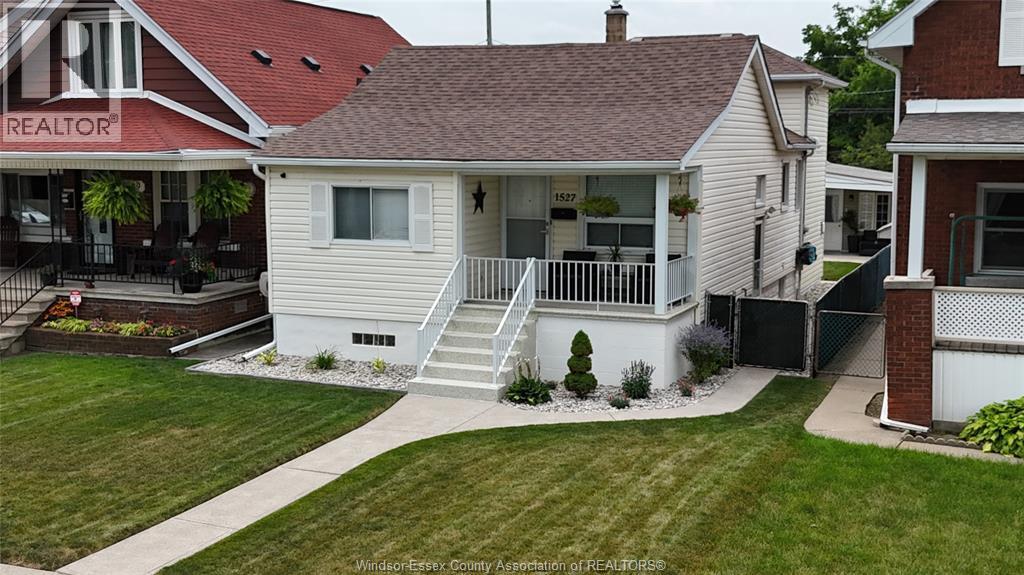 1527 Pierre, Windsor — primary photograph