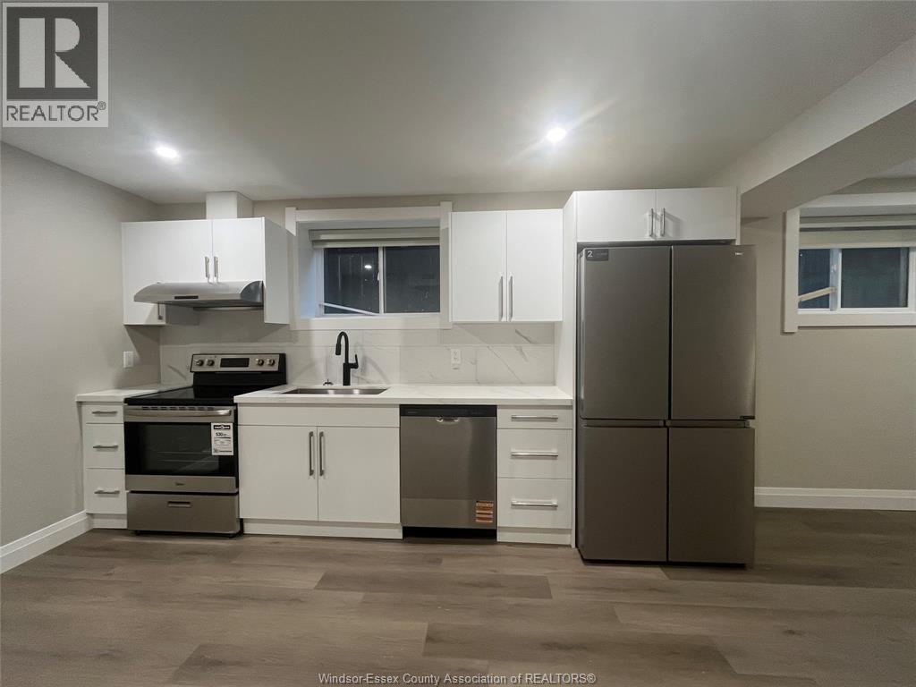 917 McKay Avenue #2, Windsor — photograph 3