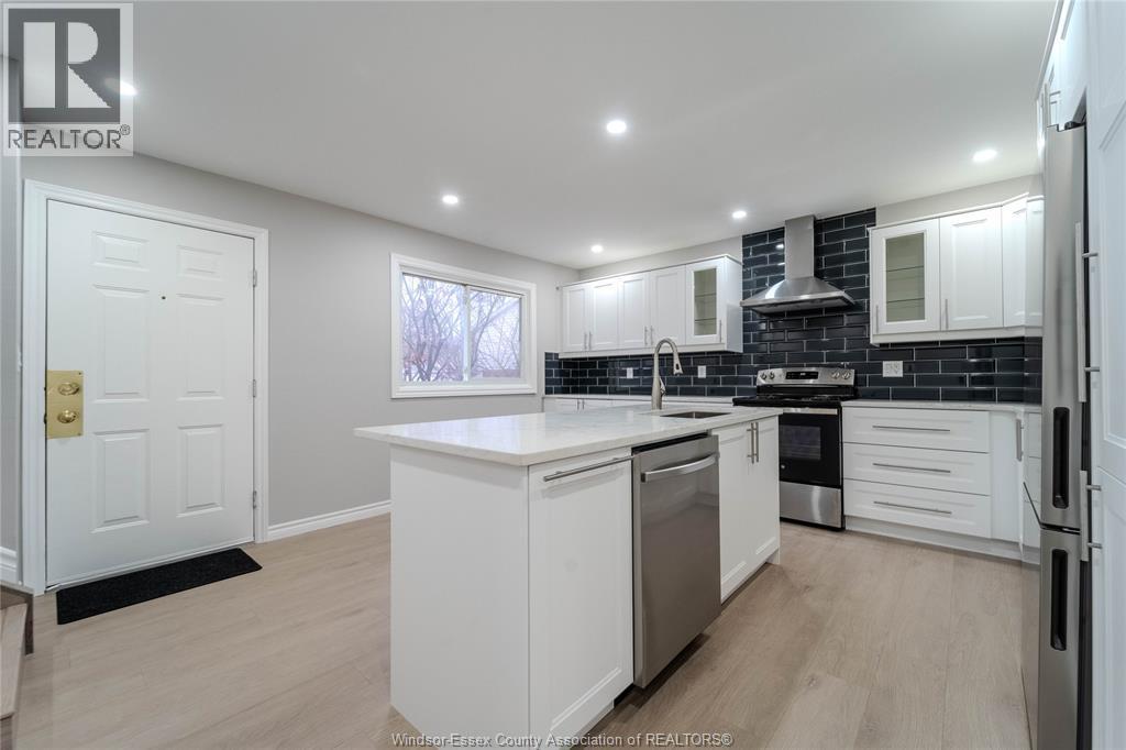 5414 Lassaline Avenue, Windsor — photograph 3