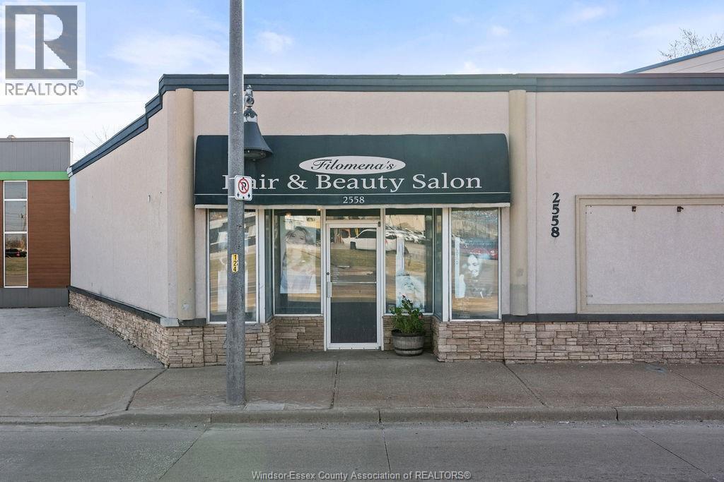 2558 Howard, Windsor — primary photograph