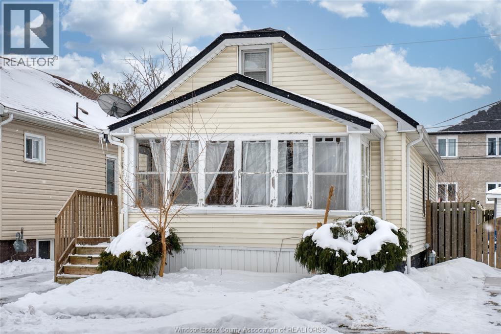 1581 Cadillac Street, Windsor — primary photograph