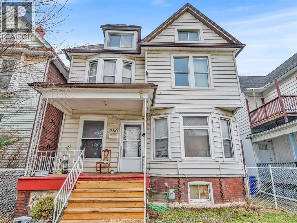 780 Dougall, Windsor — photograph 2