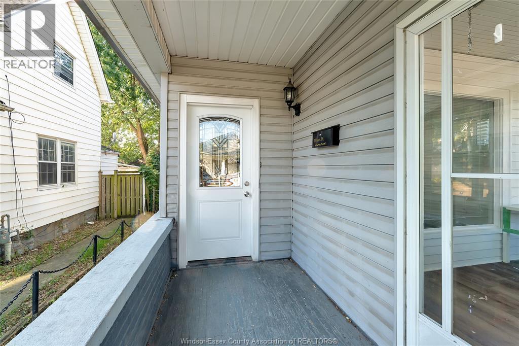 437 Karl Place, Windsor — photograph 3