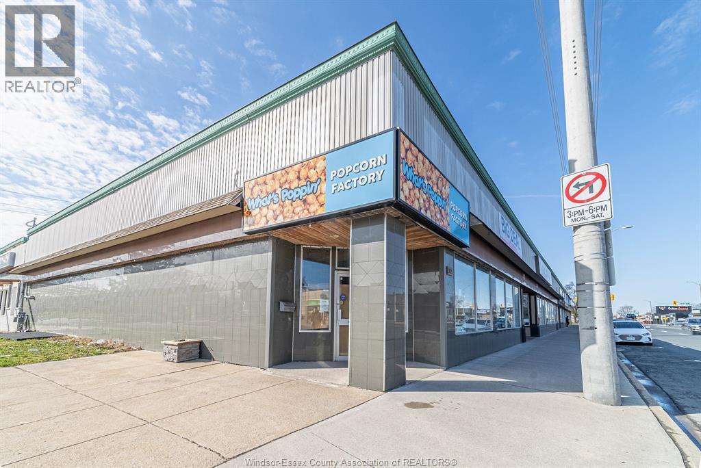 1395 Tecumseh Road, Windsor — photograph 2