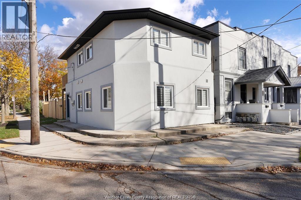 700 Brock #B, Windsor — photograph 2