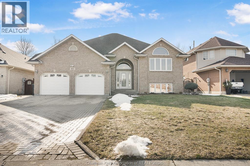 Single Family — 60 Parkview Court, Chatham, Ontario
