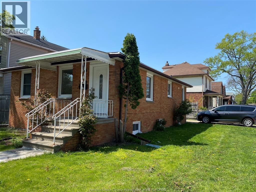 849 Dougall Avenue #MAIN, Windsor — photograph 3
