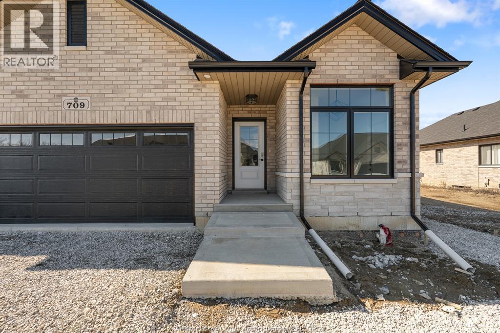 Single Family — 709 Elliot Point Road, Amherstburg, Ontario