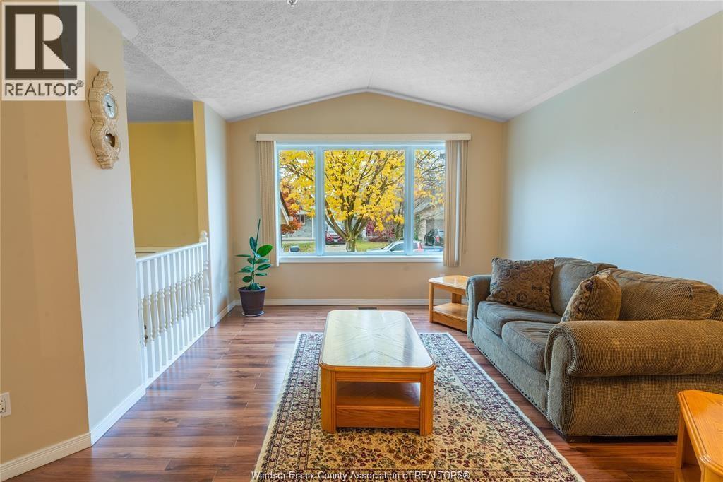 4012 Acorn #UPPER, Windsor — primary photograph