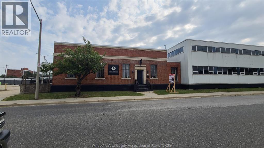 956 McDougall, Windsor — primary photograph