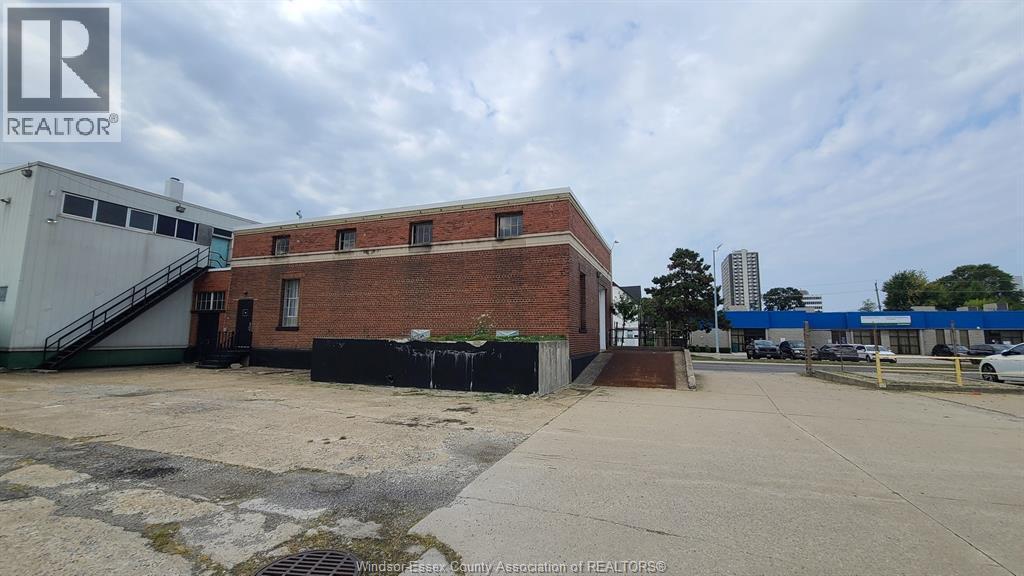 956 McDougall, Windsor — photograph 3