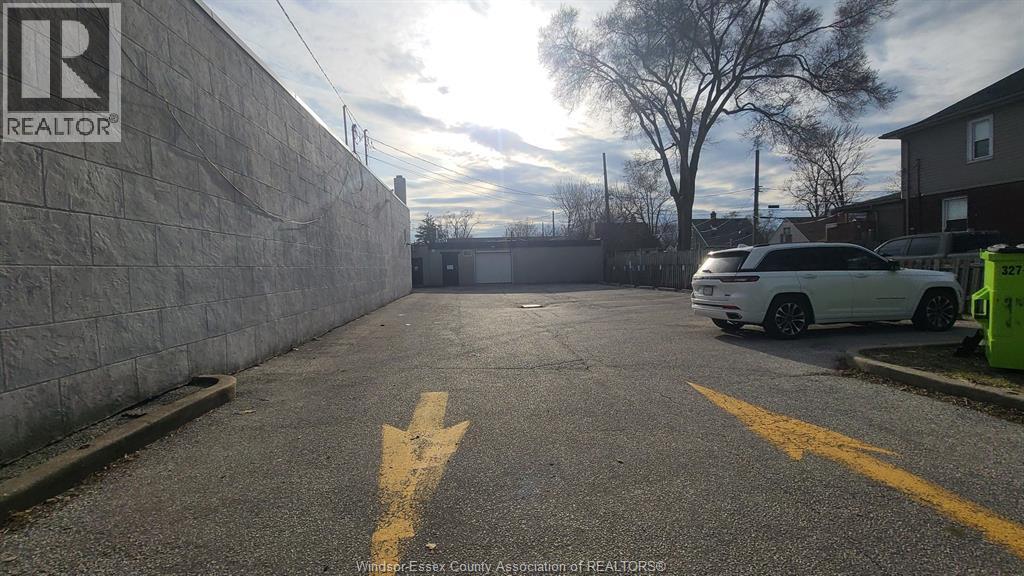 4650 Tecumseh Road, Windsor — photograph 2