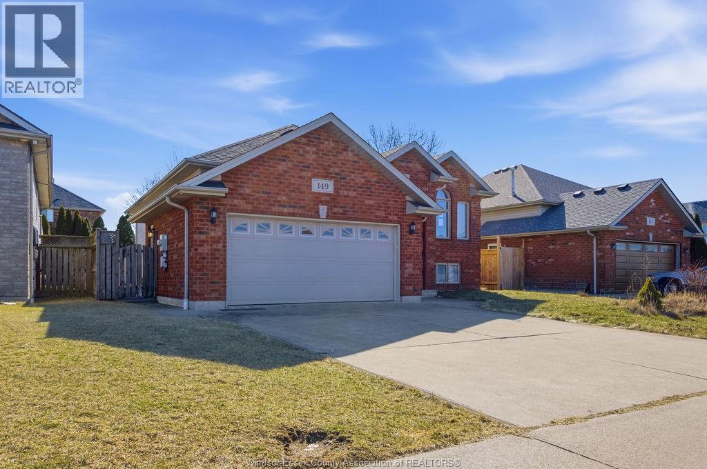 149 Amy Croft Drive, Lakeshore — photograph 2