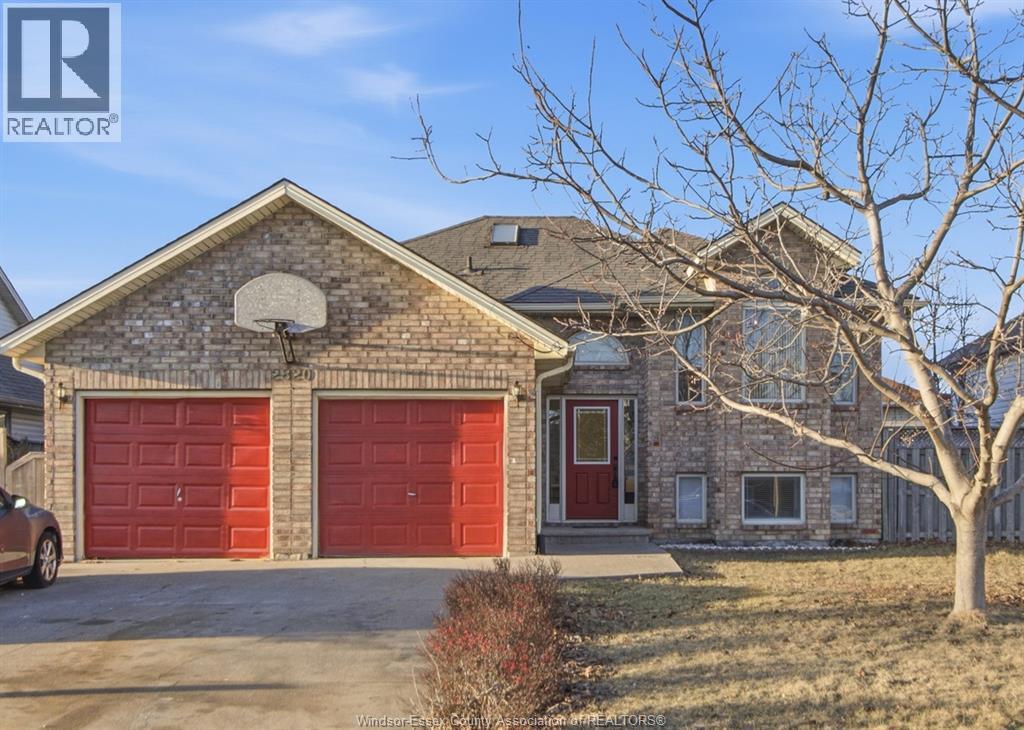 Single Family — 2820 Wildberry Crescent, Tecumseh, Ontario