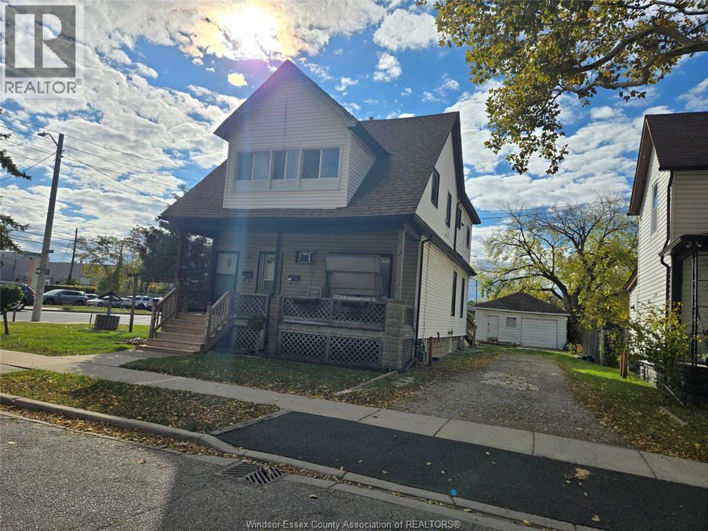 291 Belleview Avenue, Windsor — photograph 2