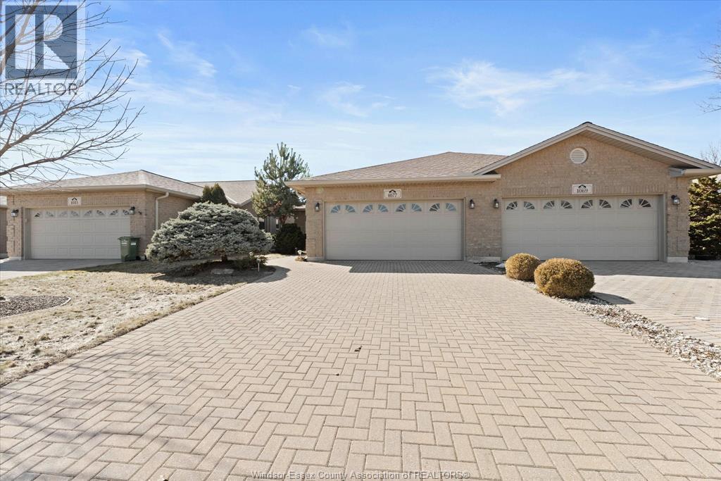 1077 Hacienda Way, Windsor — photograph 2