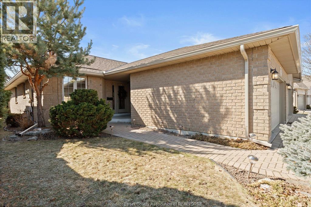 1077 Hacienda Way, Windsor — photograph 3