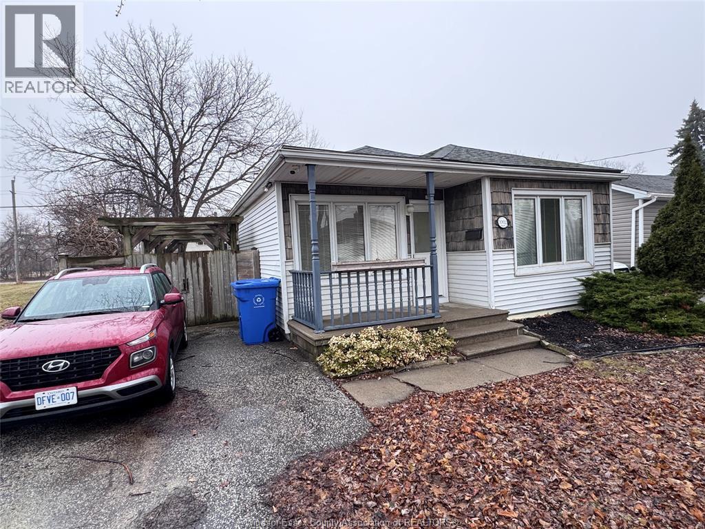 3002 Byng Road, Windsor — primary photograph