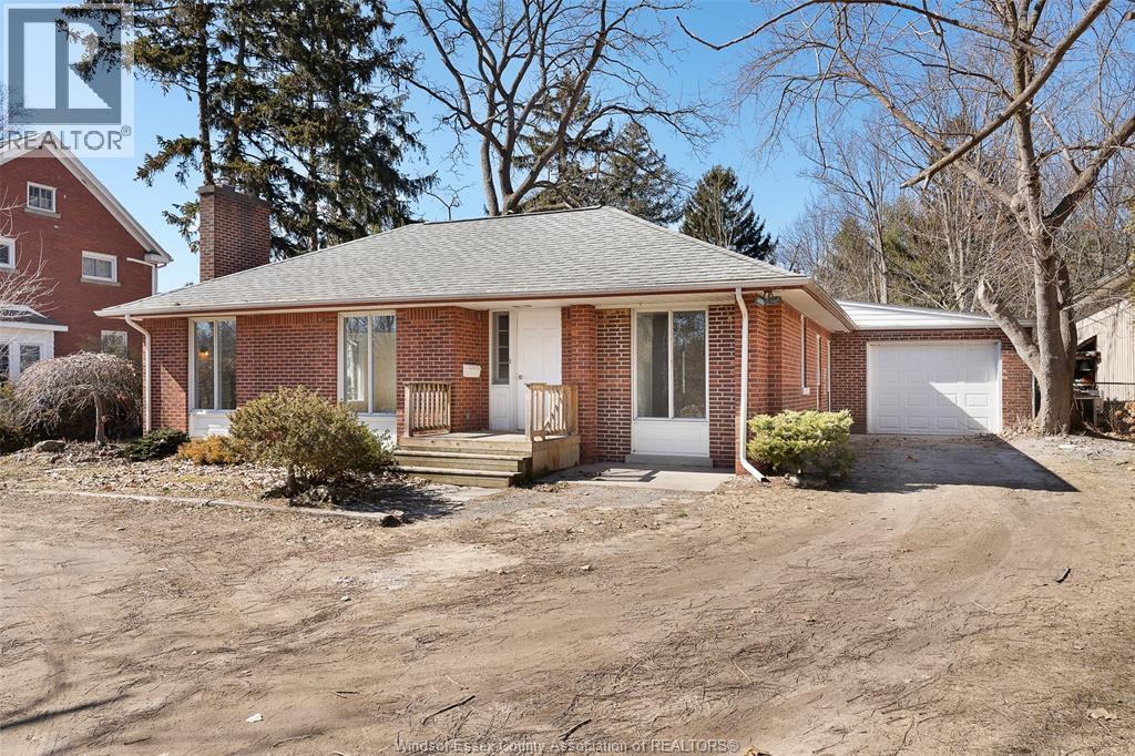 132 Division Street, Kingsville — photograph 2