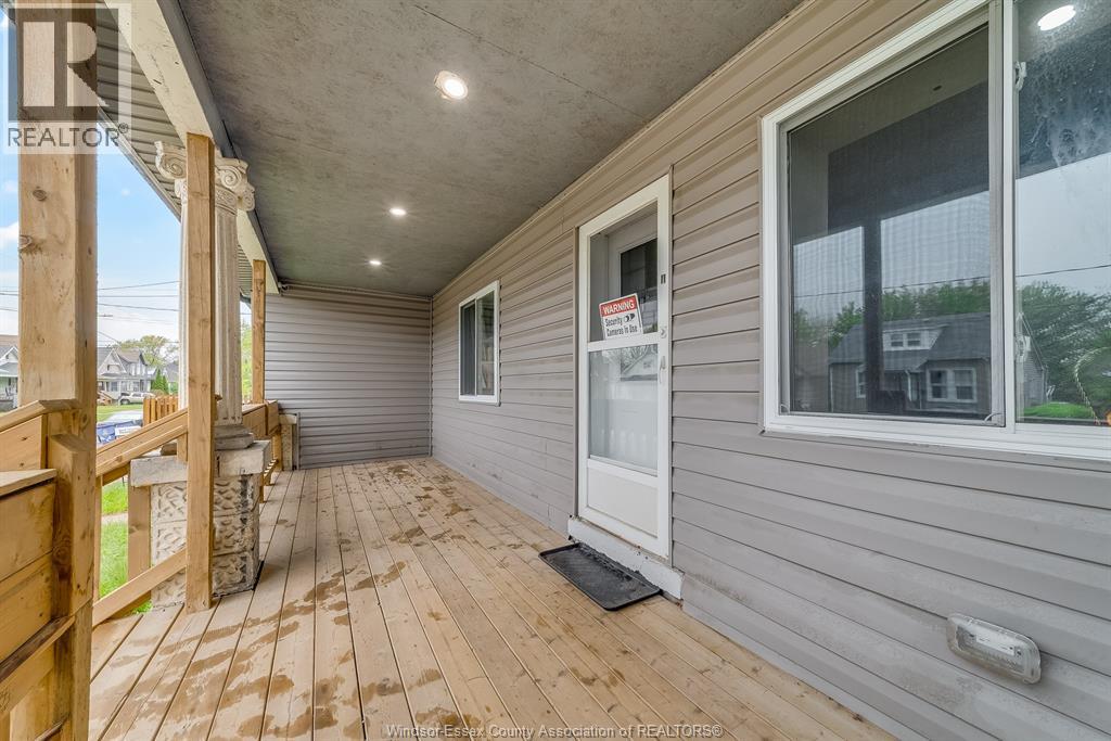 658 Tournier, Windsor — photograph 3