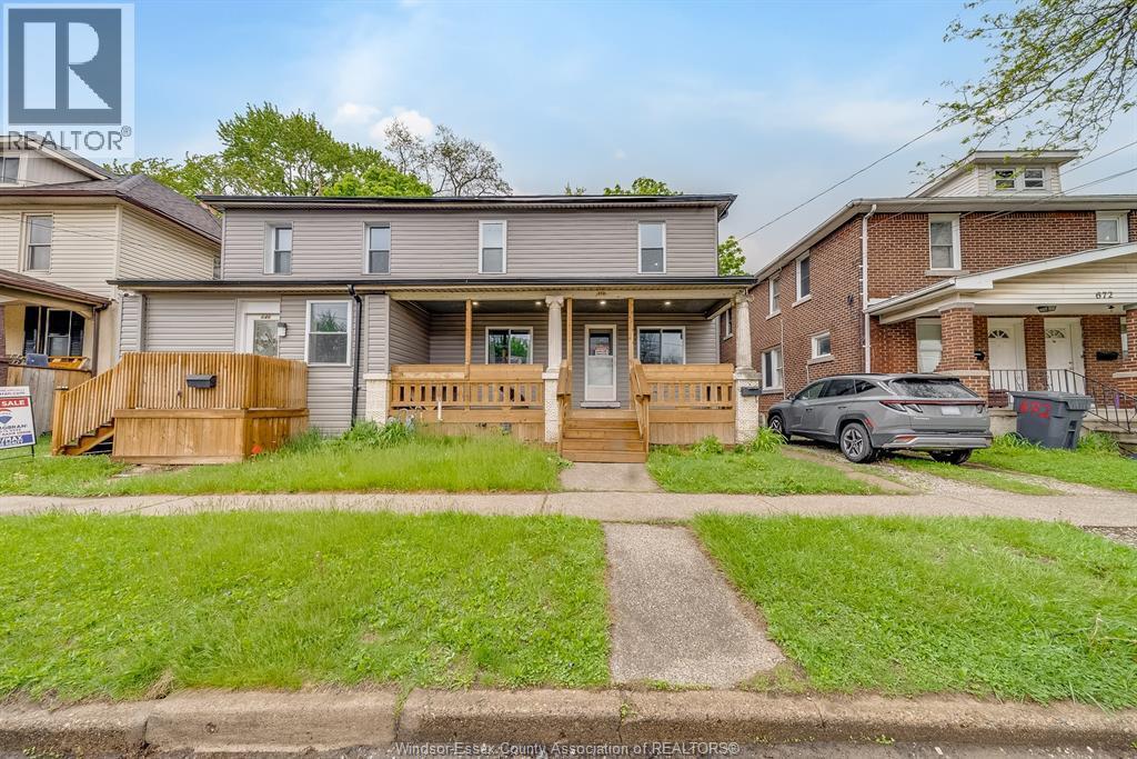 658 Tournier, Windsor — photograph 2