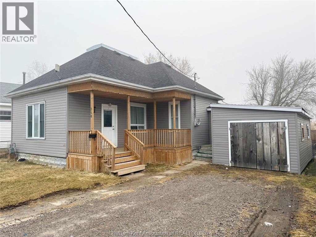 Single Family — 318 Lafontaine Street, Wallaceburg, Ontario