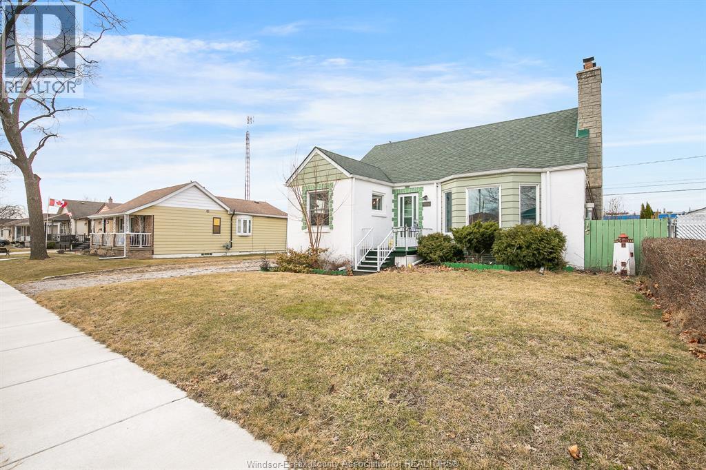 2653 Alexis Street, Windsor — photograph 2