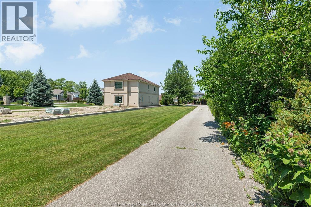 11830 Riverside Drive, Windsor — photograph 2