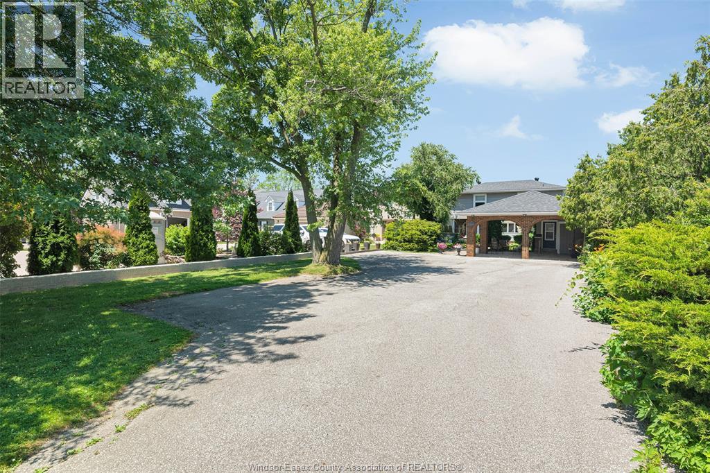 11830 Riverside Drive, Windsor — photograph 3
