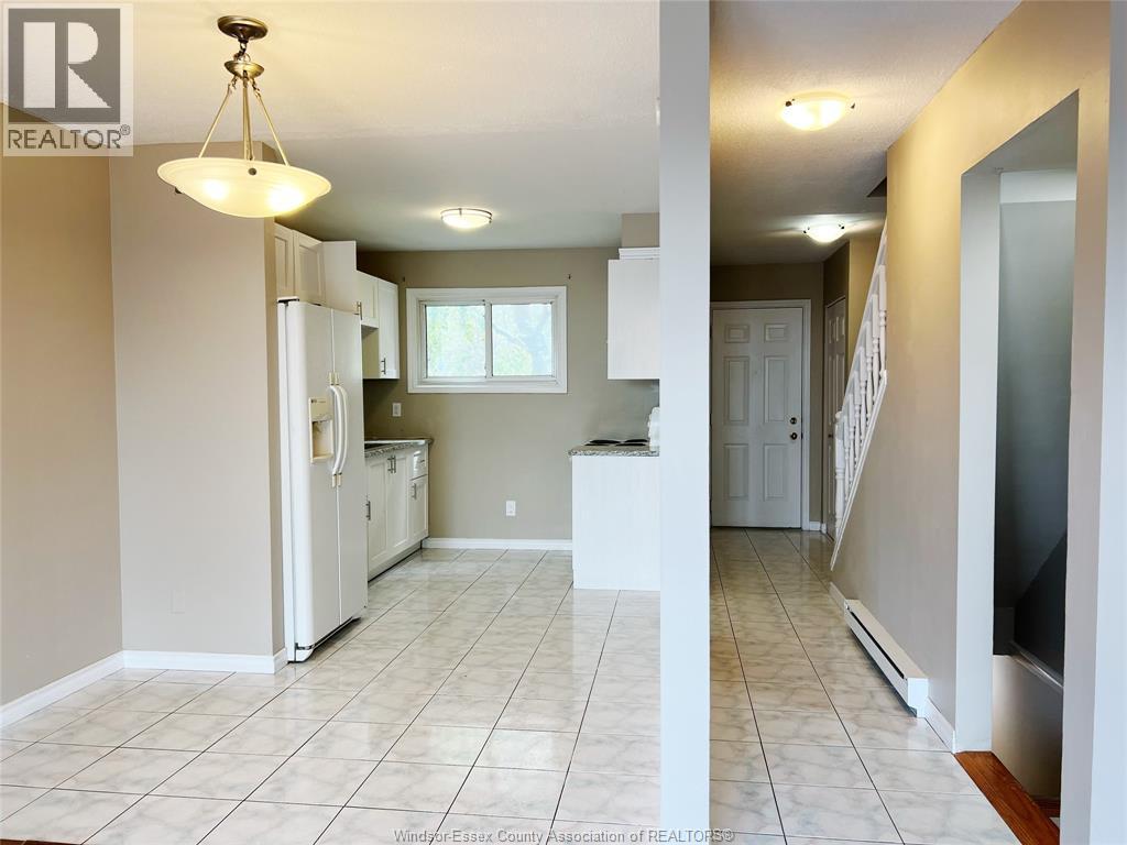 6322 Thornberry Crescent, Windsor — photograph 2