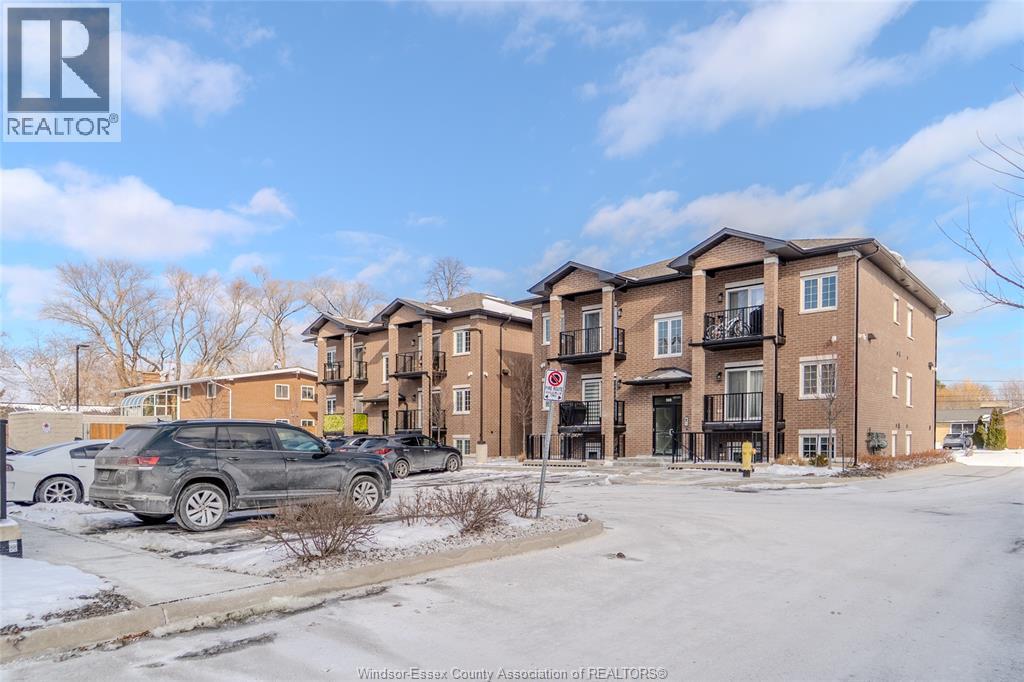 233 Watson Avenue #101, Windsor — photograph 2