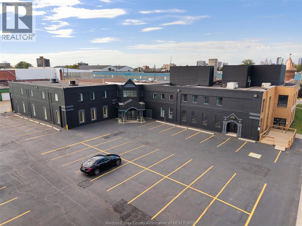 1501 Howard Avenue #201B, Windsor — primary photograph